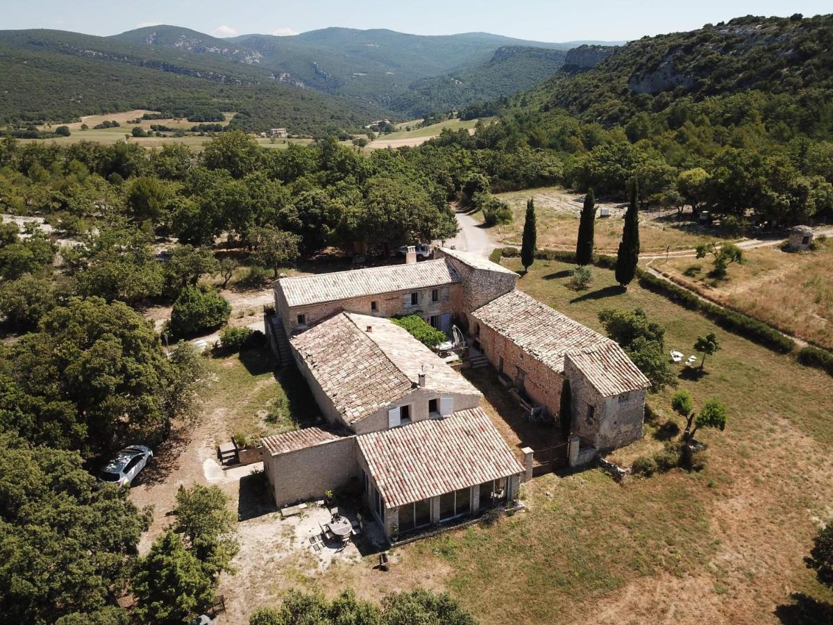 Chambres D'Hotes De La Verrerie Lioux Bagian luar foto