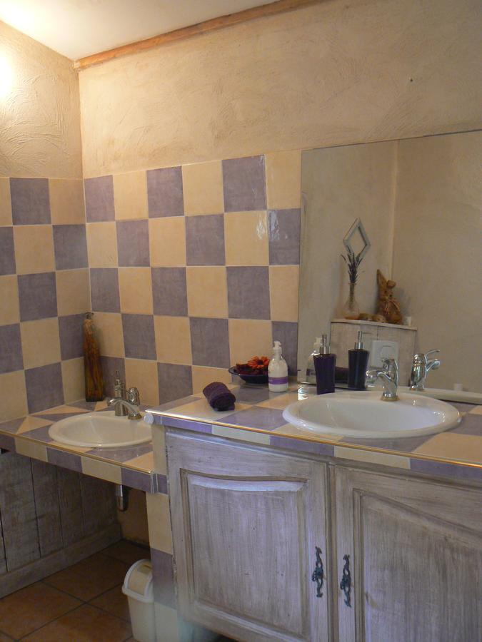 Chambres D'Hotes De La Verrerie Lioux Bagian luar foto